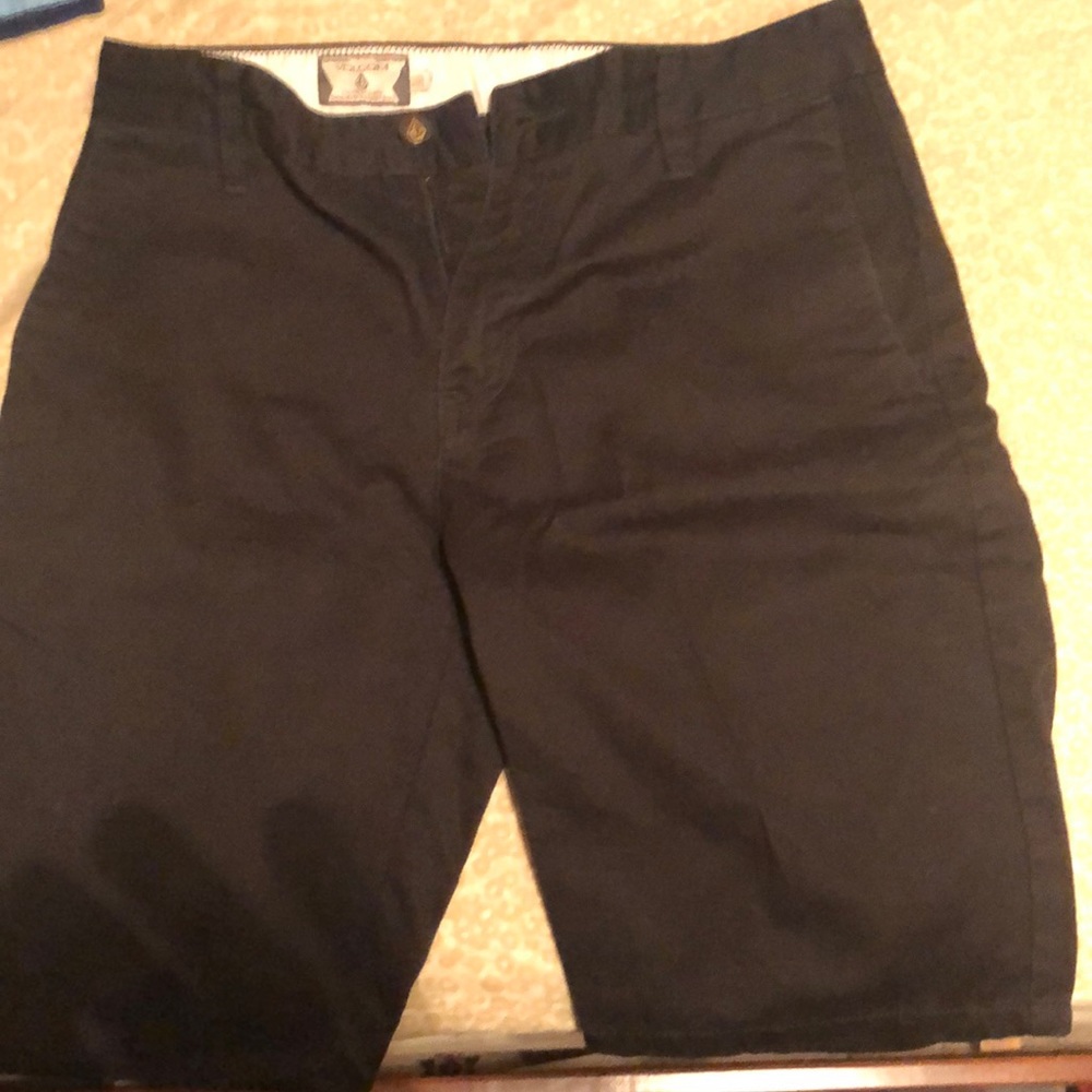 Volcom shorts - Picture 3 of 4